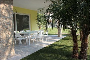 Италия Chata Riva del Garda, Экстерьер